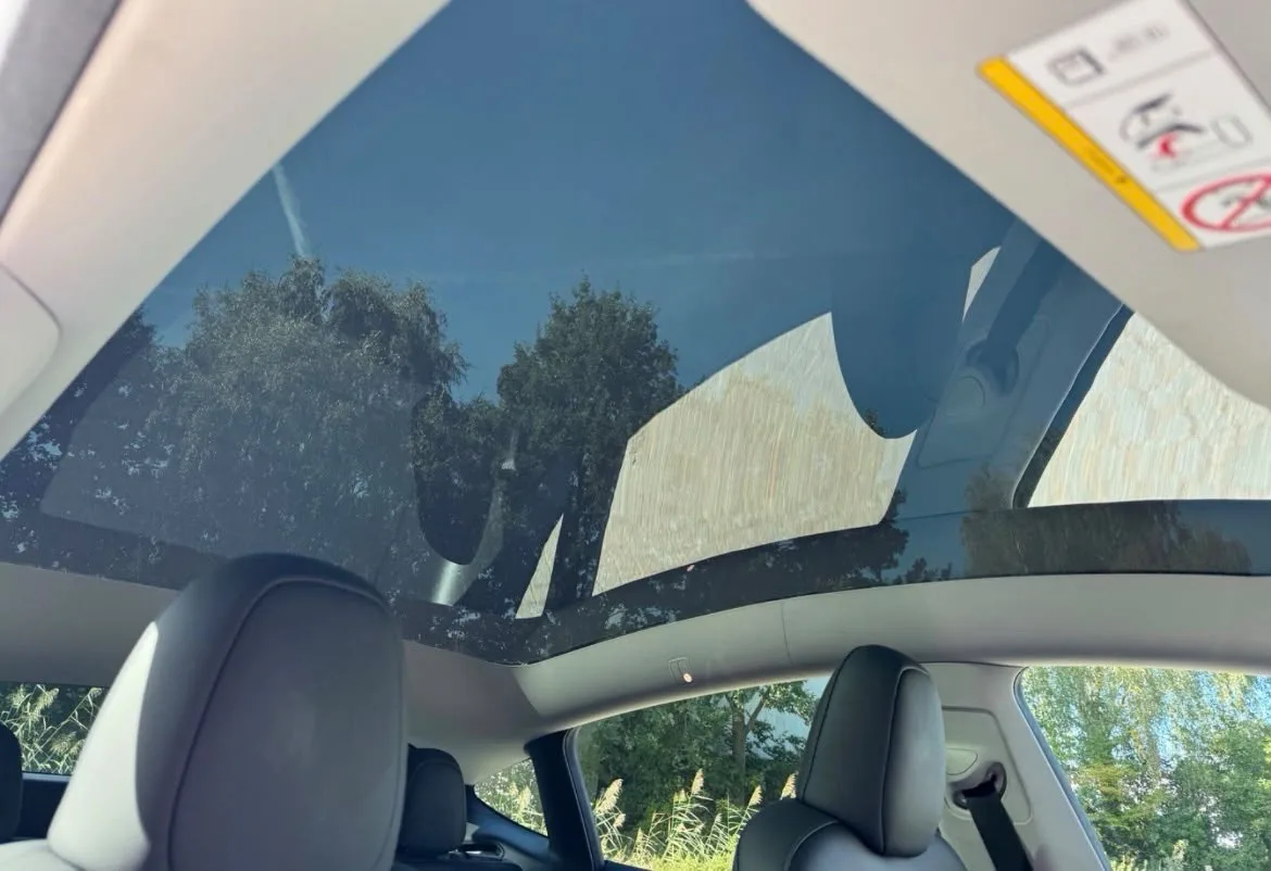 Tesla Model Y RWD — foto 10