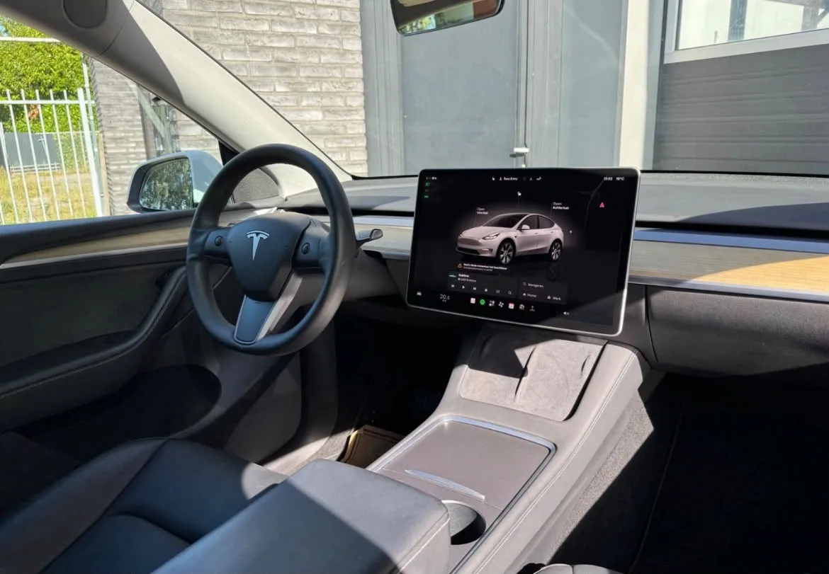 Tesla Model Y RWD — foto 7
