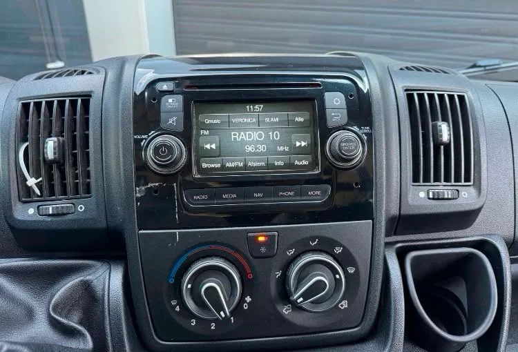 Peugeot Boxer 330 2.0 BlueHDi — foto 12